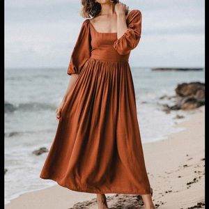 Kara Thoms Bellflower M Red Earth